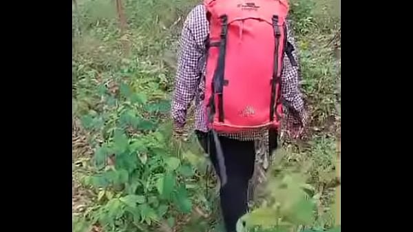 MUST WATCH..Couple having outdoor fun at the picnic