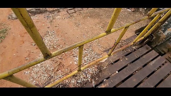 Role com plug no cu em uma fabrica abandonada eu fiquei toda Gozada! Veja completo no Sheer